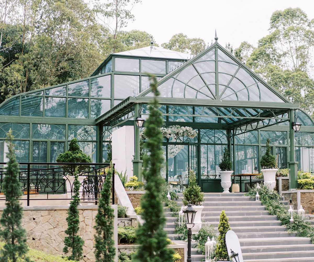 large georgian style greenhouse