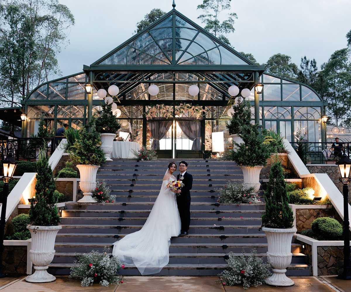 large wedding georgian style greenhouse