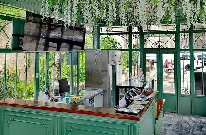 Greenhouse restaurant interior